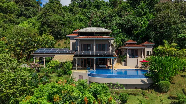 House in Dominical