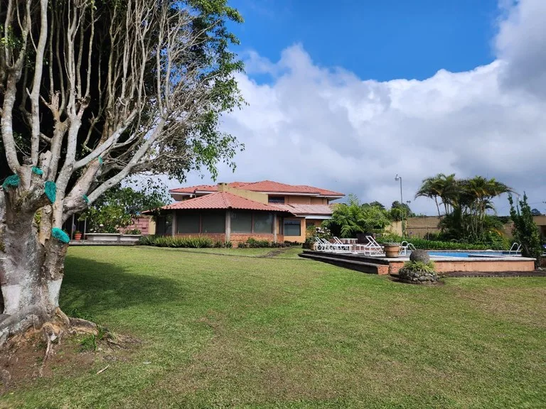 Villa in San Luis — photo 2