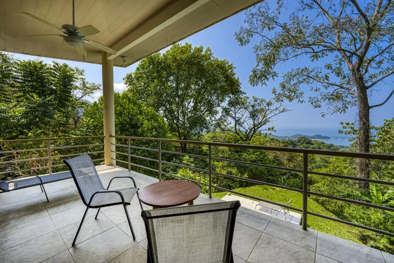 House in Dominical