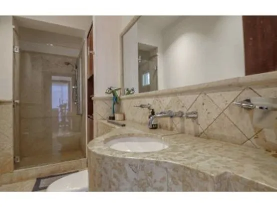 Condominium in San Rafael — photo 4