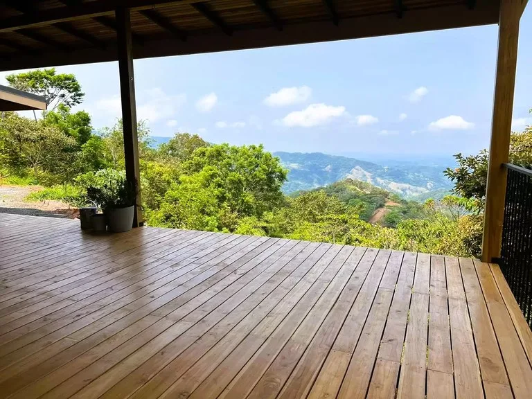 House in Piedades Sur