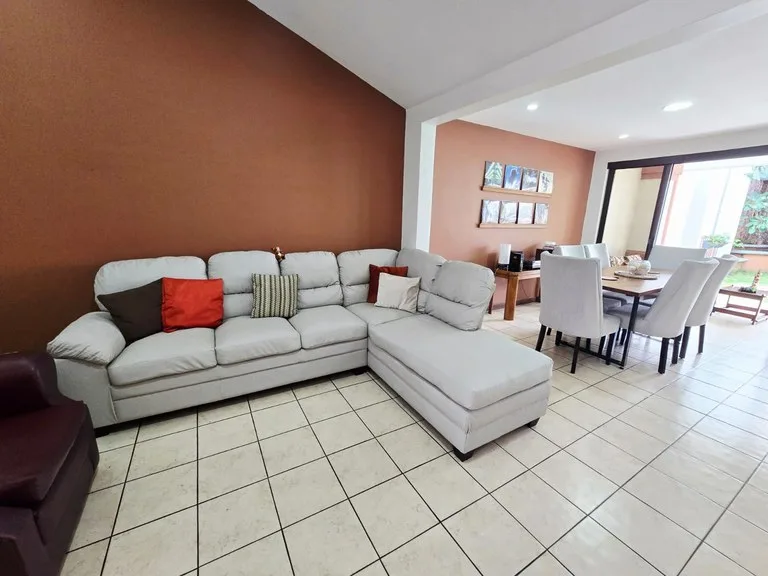 House in Mercedes Norte