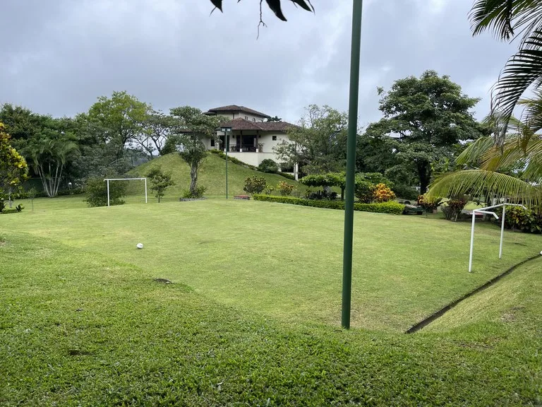 Villa in Piedades