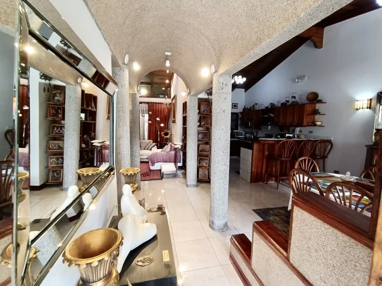 House in San Luis — photo 4