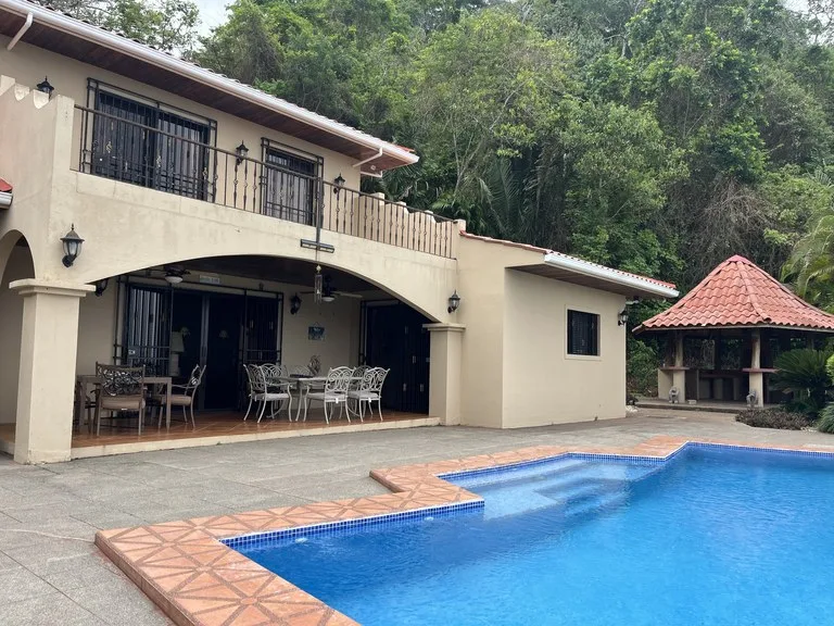 House in Playa Coyote