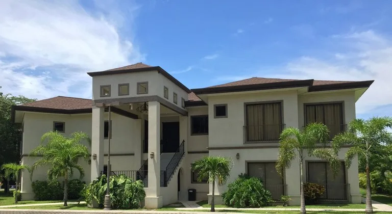 Condominium in Pochote