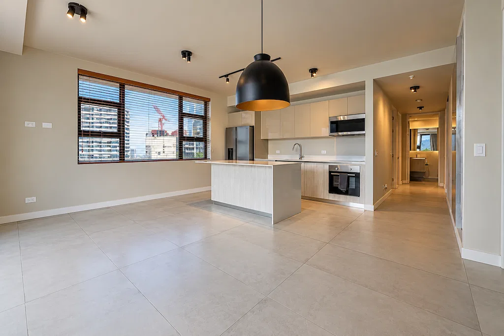 Apartamento de 3 Habitaciones con Línea Blanca en Alterego