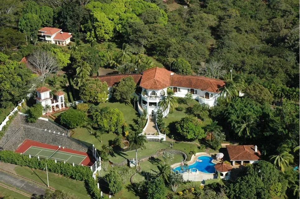 El Castillo de Esparza | Historic Legacy Estate with European Aristocratic Provenance