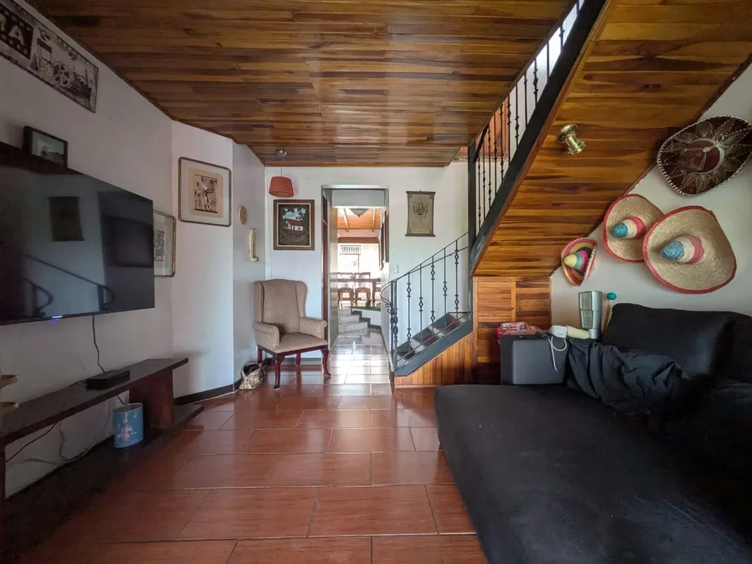 Esta casa independiente se encuentra en Guachipelín Norte, en el límite con Pozos, y ofrece una oportunidad única para vivir en una comunidad cerrada, tranquila y segura. Ubicada en ..., photo 12