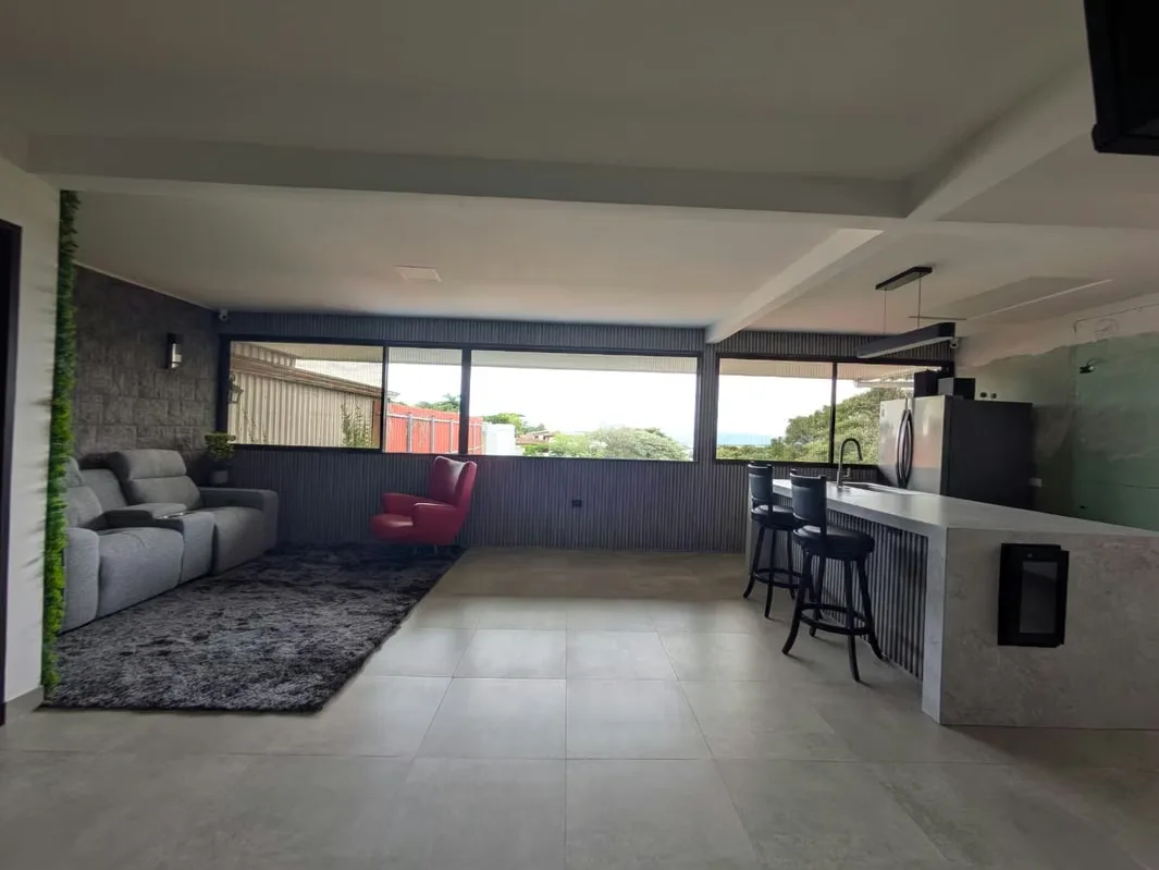 Esta casa independiente se encuentra en Guachipelín Norte, en el límite con Pozos, y ofrece una oportunidad única para vivir en una comunidad cerrada, tranquila y segura. Ubicada en ..., photo 6