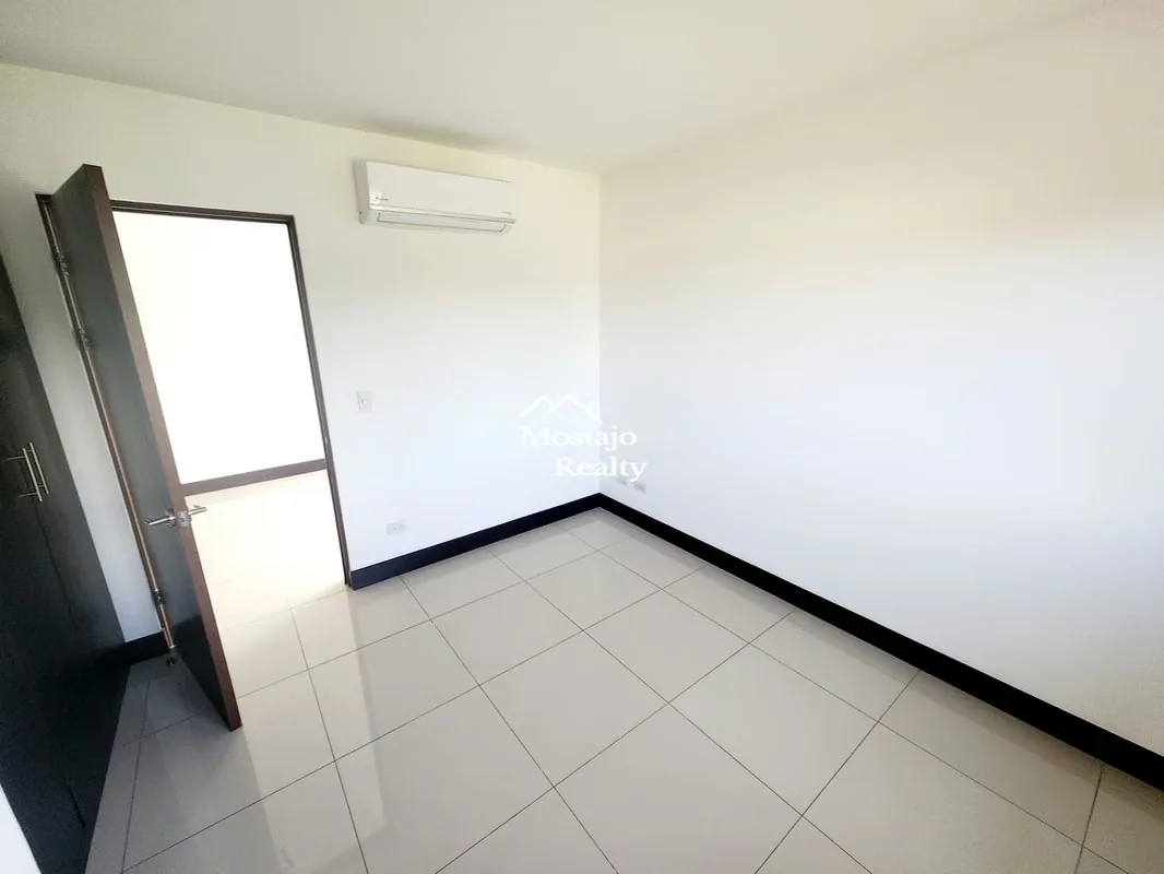 Alquiler de Casa esquinera, linea blanca, Condominio Parques del Sol, Santa Ana, photo 11