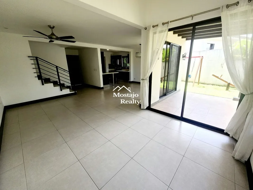 Alquiler de Casa esquinera, linea blanca, Condominio Parques del Sol, Santa Ana, photo 8