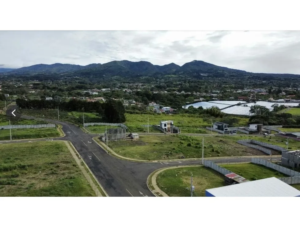 Venta de lote en San Isidro de Heredia – ¡Construya la casa de sus sueños! DP 26826
