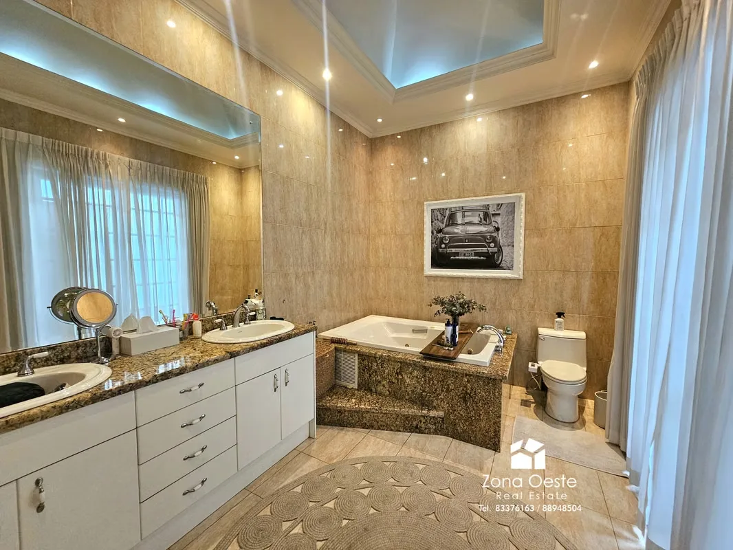Spacious house for sale, unique design, detached, 1 floor, in Trejos Montealegre, photo 13