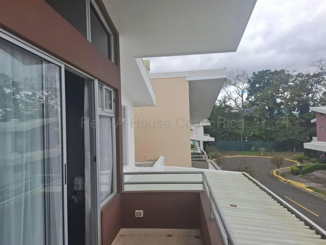 ¡Vive rodeado de naturaleza, privacidad y espacios diseñados para disfrutar! Esta casa contemporánea de dos plantas, ubicada en un condominio en Sabanilla de Montes de Oca, destaca ..., photo 14