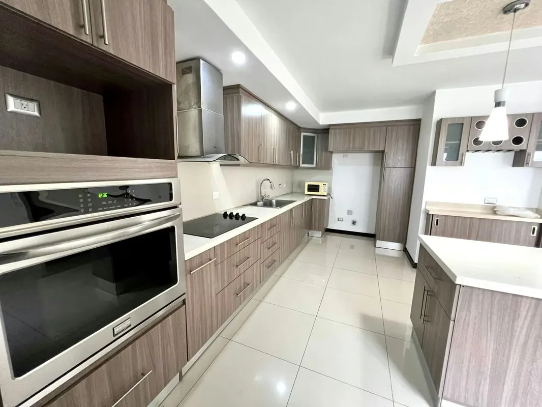 Elegant House for Rent in Pozos de Santa Ana - 124; 240 m ² - 124; $1,900
