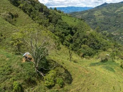 Paraíso fuera de la red en Pueblo Nuevo, Rivas: cascada, bosque y vistas