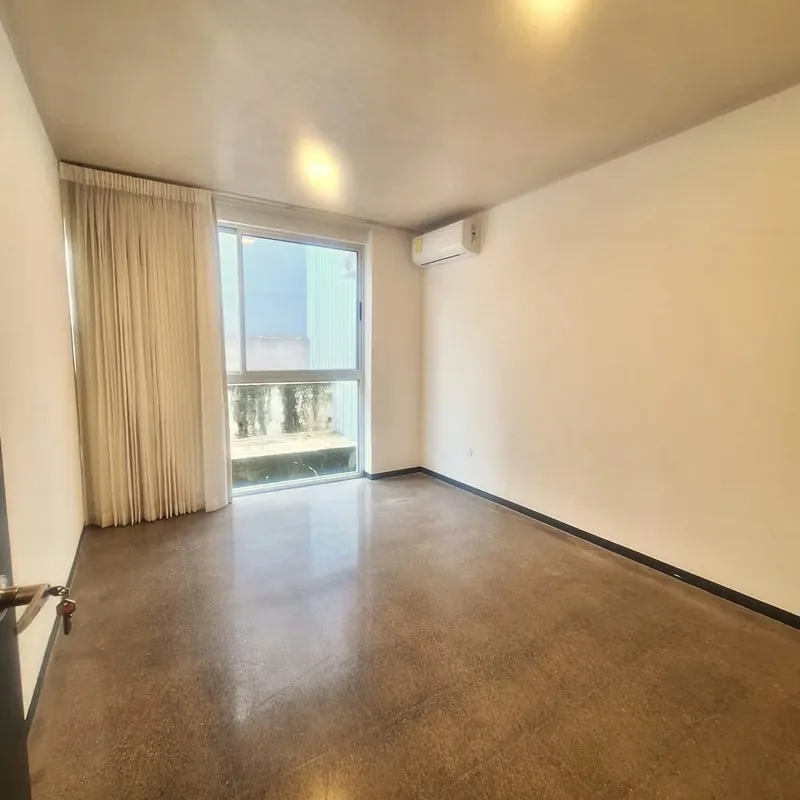 Si está buscando un apartamento para vivir en Saban Oeste, esta es su oportunidad. Este apartamento está ubicado en la Urbanización Loma Linda, a escasos 150 metros sur de la entrada ..., photo 6