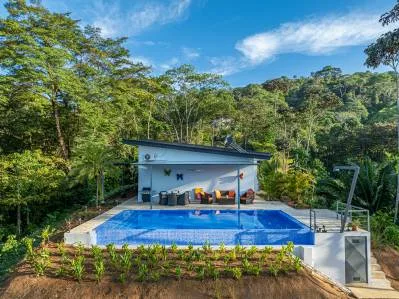 Villa moderna de 3 dormitorios en las colinas