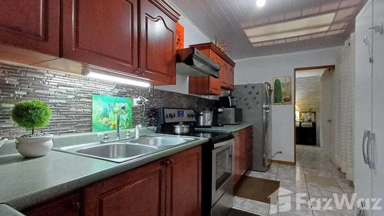 7 Bedroom House for Sale at Goicochea for $196,000, photo 11
