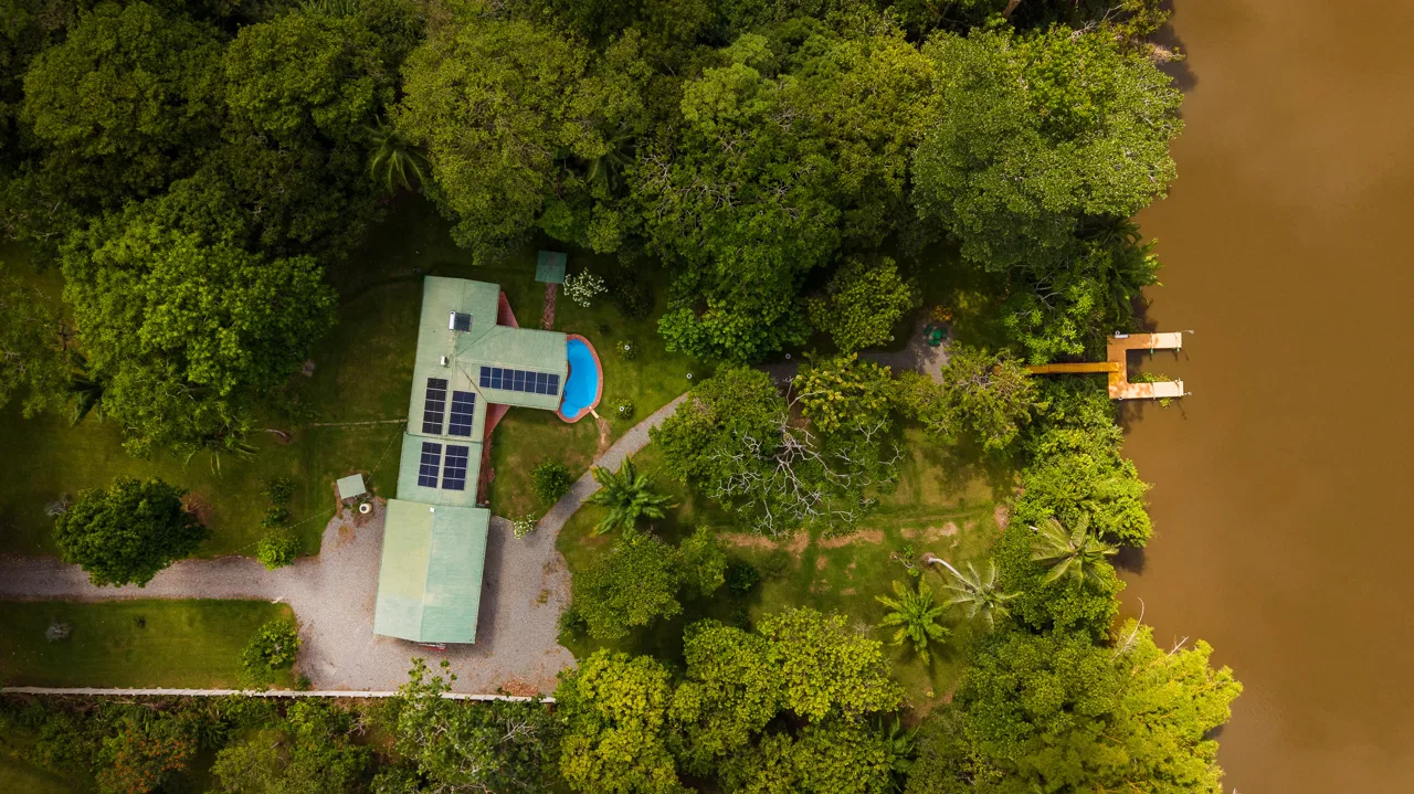 EXCLUSIVE WATERFRONT RESIDENCE FOR SALE