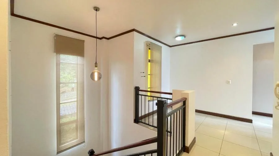 Venta de Casa en Lomas de Ayarco Curridabat MGA - Venta en Curridabat, photo 5