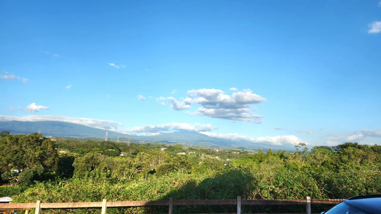 100% usable lot with views of the valley and mountains – 400052042108