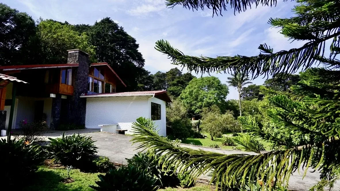 Furnished Mountain Villa for Rent in El Tyrol, Heredia