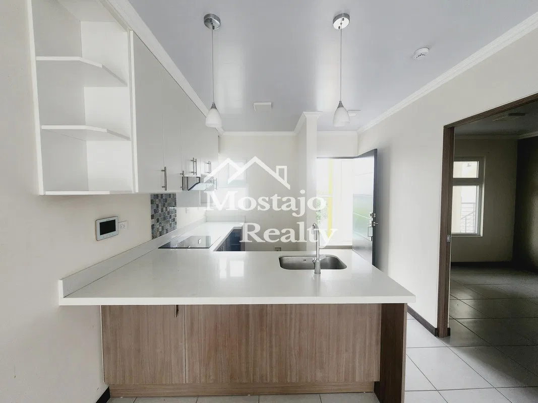Venta de apartamento, Condominio Via Ciudad, Zapote, Remate bancario