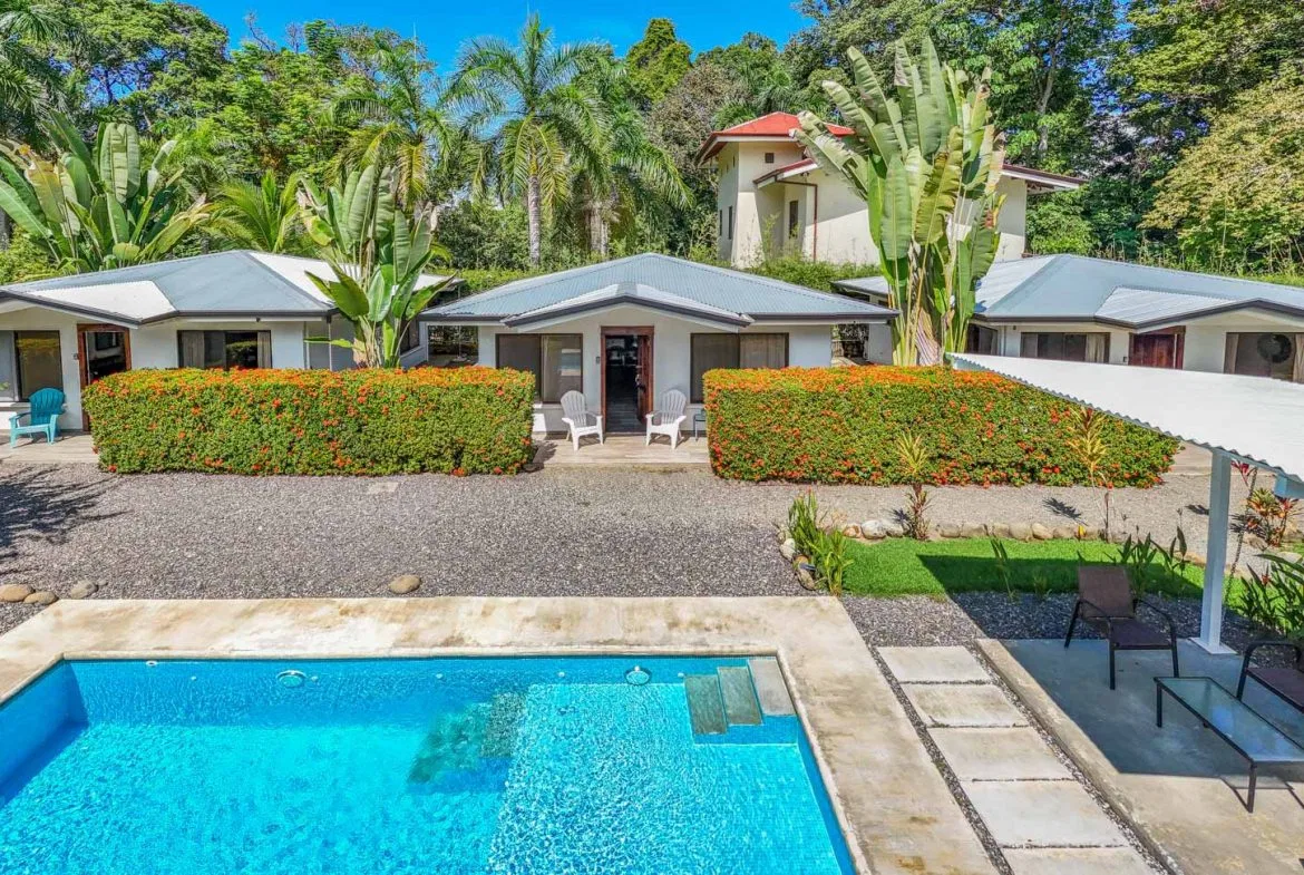 PROPERTY WITH 3 HOMES AND A POOL IN UVITA – 0.25 ACRES, photo 2
