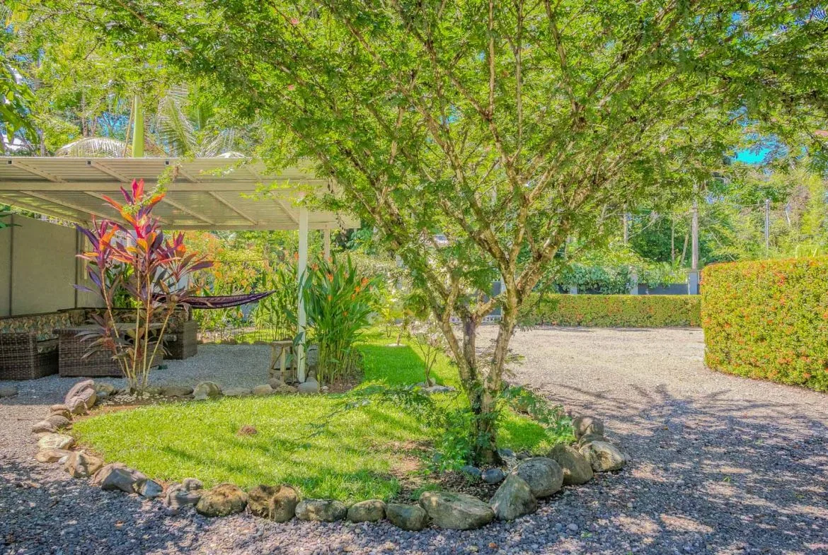PROPERTY WITH 3 HOMES AND A POOL IN UVITA – 0.25 ACRES, photo 18
