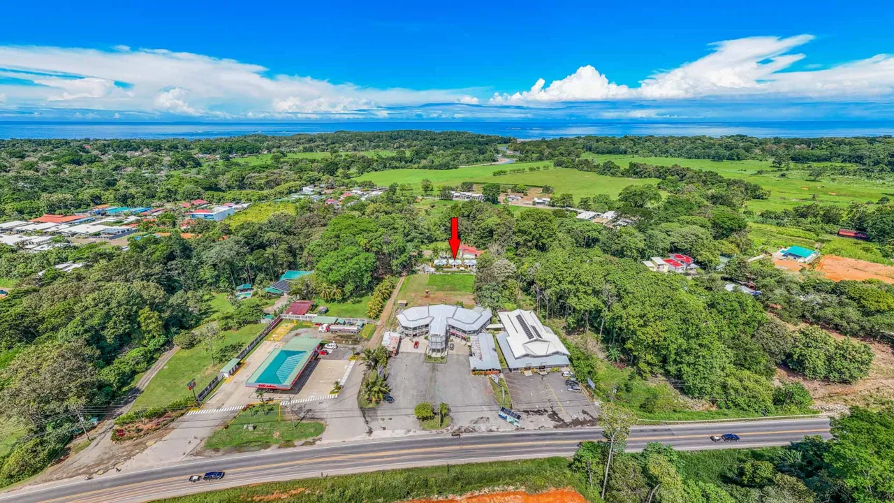 PROPERTY WITH 3 HOMES AND A POOL IN UVITA – 0.25 ACRES, photo 7