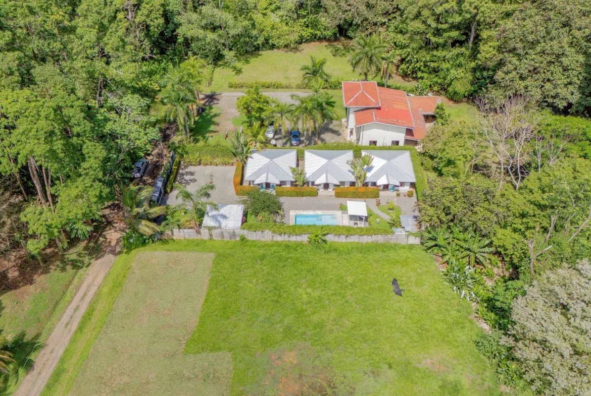 PROPERTY WITH 3 HOMES AND A POOL IN UVITA – 0.25 ACRES, photo 10