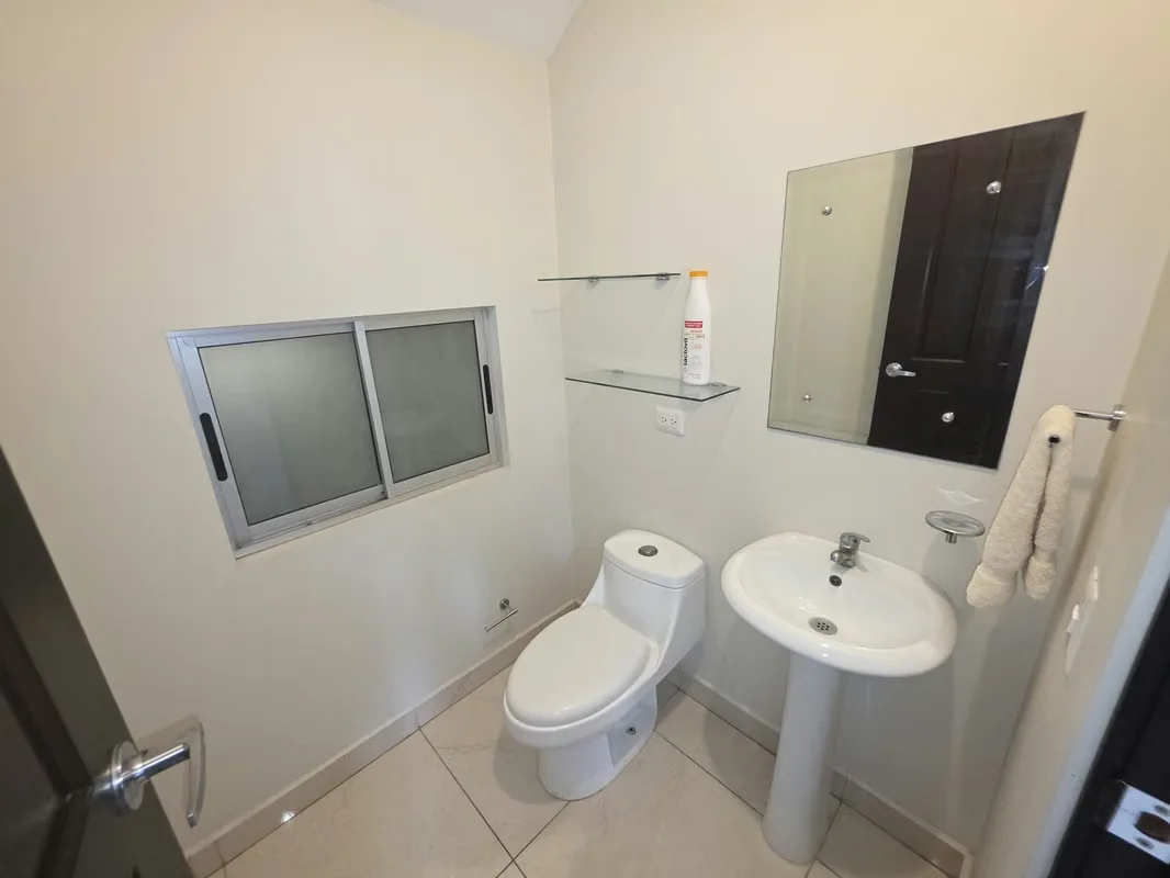 Hermosa casa de dos niveles ubicada en una zona estratégica de Sabanilla, ideal para quienes buscan comodidad, seguridad y una excelente ..., photo 7