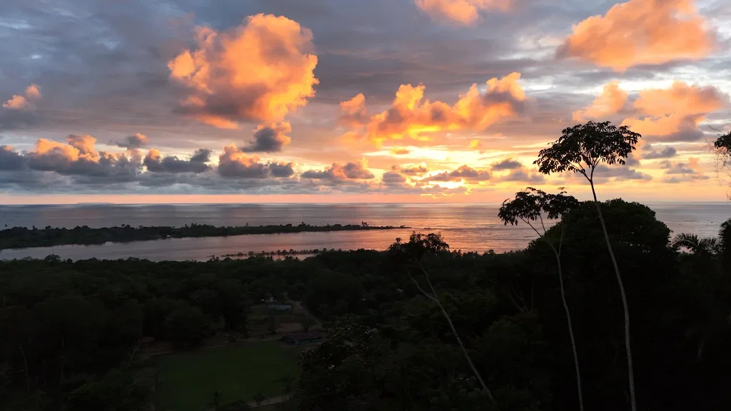 Ocean and Mountain View Property on 5 Acres, photo 2