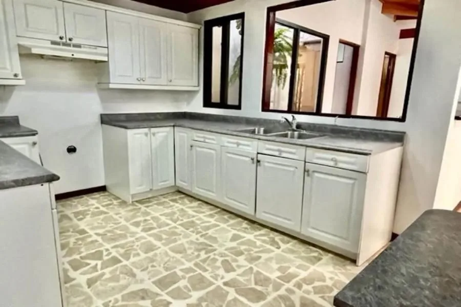 Venta de casa con uso mixto en Los Yoses, San José #RC1935 $275.000 - Venta en San Pedro, photo 9