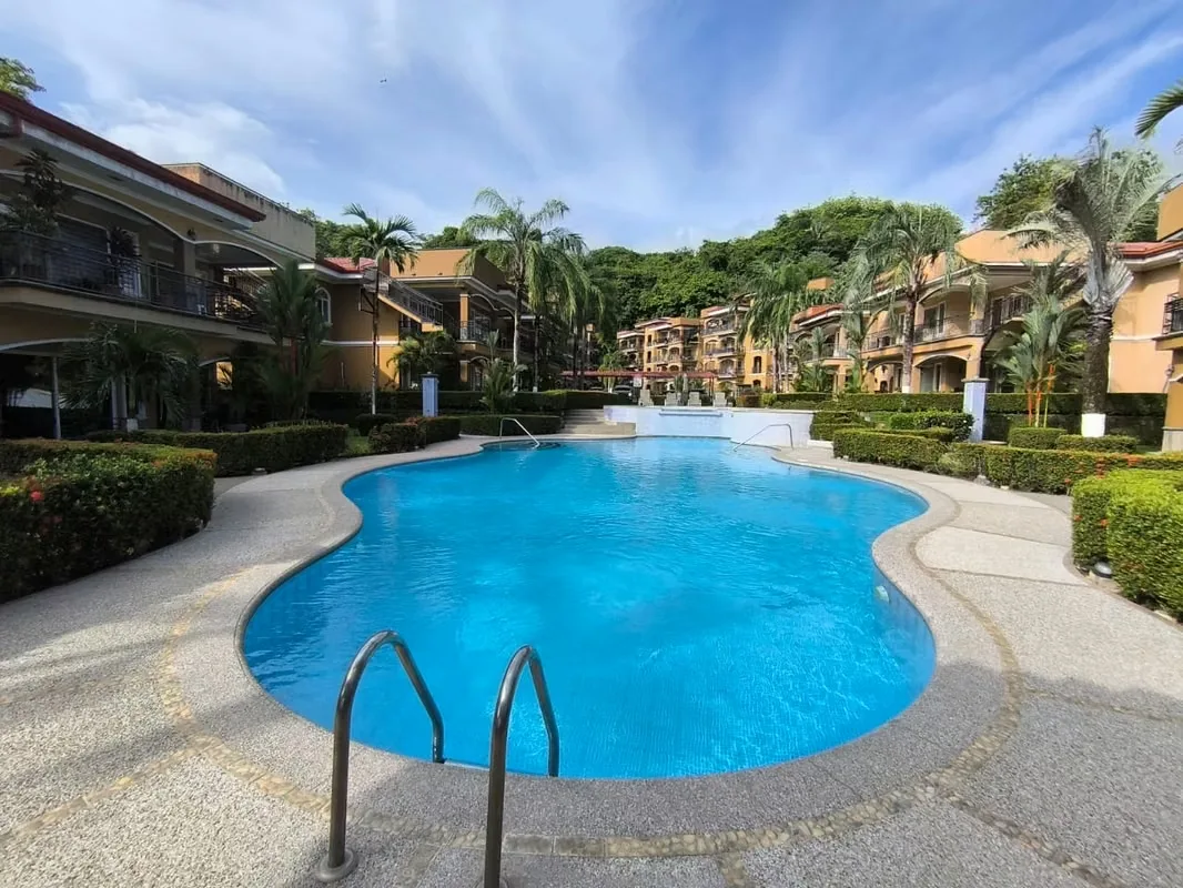 Spacious First-Floor Apartment for Sale, photo 4