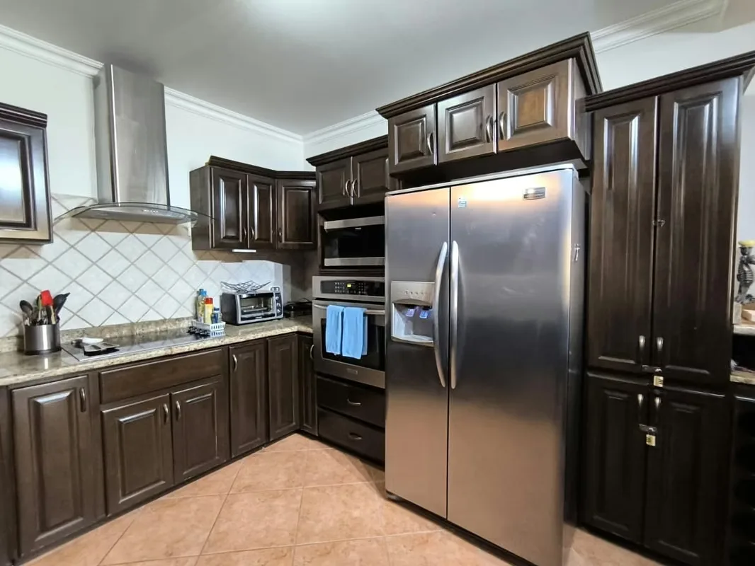 Spacious First-Floor Apartment for Sale, photo 10
