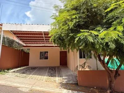 Refugio Moderno en Jacó: Tu Inversión o Retiro en Condominio Guaria Morada