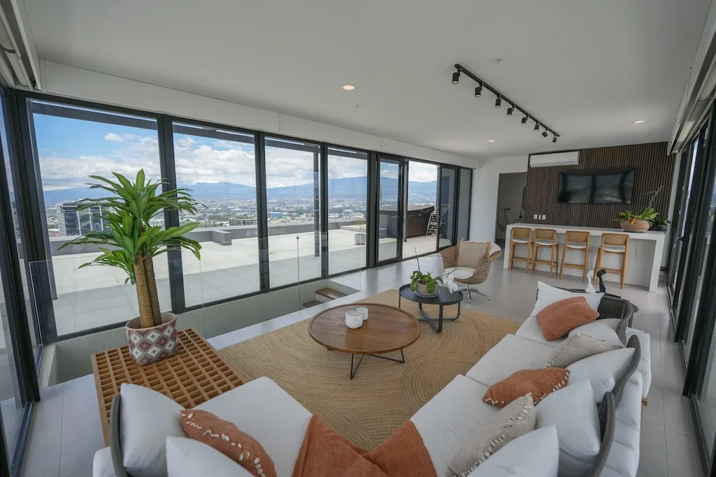 Penthouse Amueblado de 3 Habitaciones + Oficina en AIRE Nunciatura