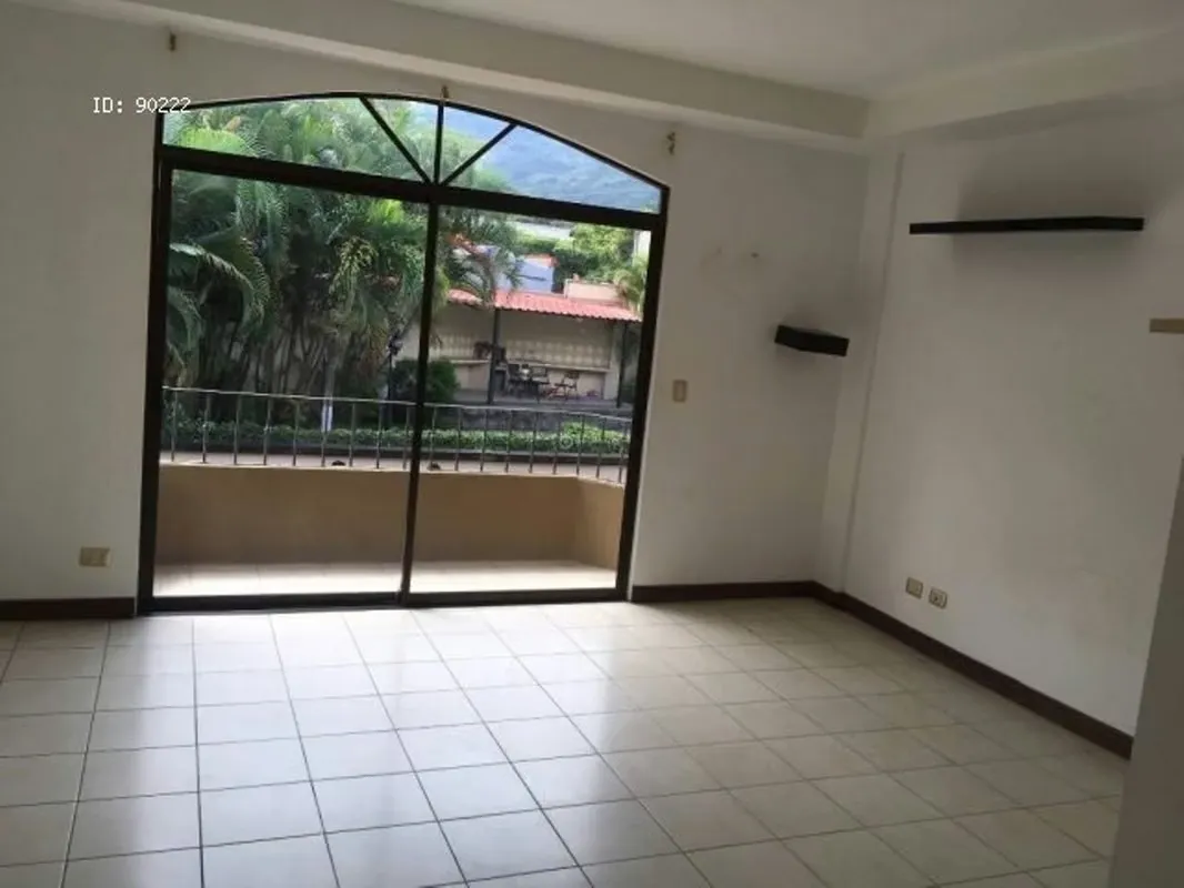 Only 6 private houses .186m2 all concrete construction. . Two-story condominium house, at the end in one of the safest neighborhoods in Santa Ana, photo 9