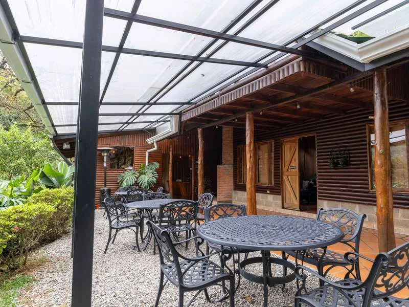 12 Bed Hotel / Leisure For Sale in Dota