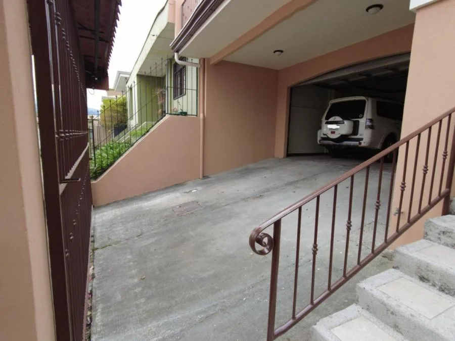 Espectacular casa en Lomas de Ayarco,  RAH 23-2386 - Venta en Curridabat, photo 11