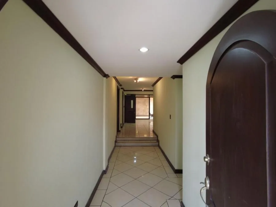 Espectacular casa en Lomas de Ayarco,  RAH 23-2386 - Venta en Curridabat, photo 15
