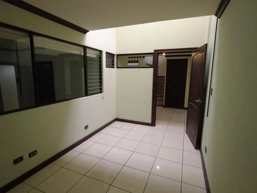 Espectacular casa en Lomas de Ayarco,  RAH 23-2386 - Venta en Curridabat, photo 6