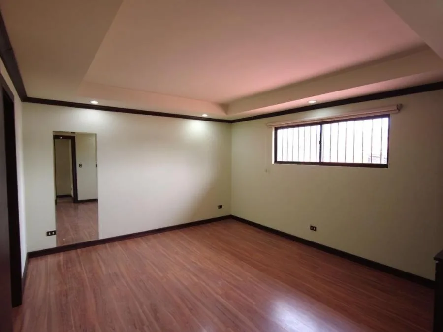 Espectacular casa en Lomas de Ayarco,  RAH 23-2386 - Venta en Curridabat, photo 8