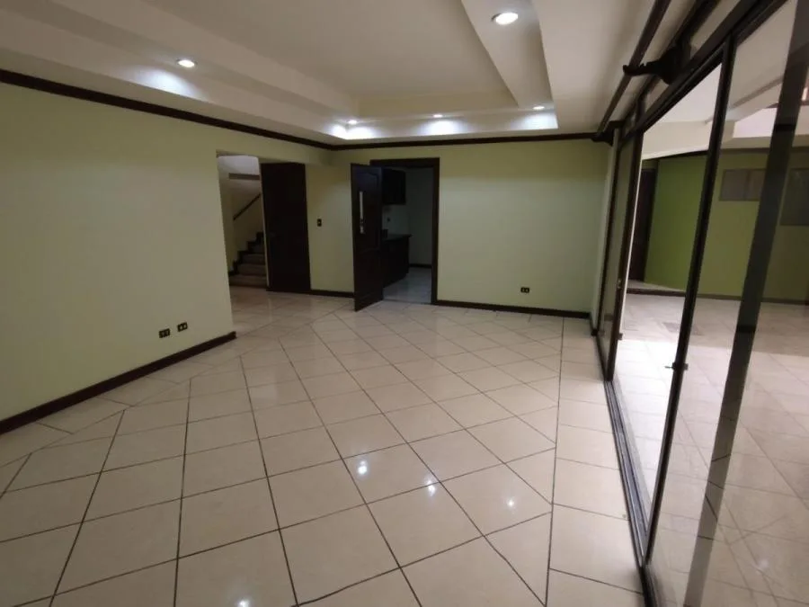 Espectacular casa en Lomas de Ayarco,  RAH 23-2386 - Venta en Curridabat, photo 10