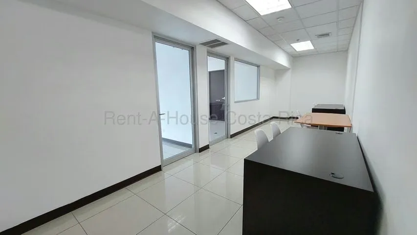 Alquiler de Oficina en Torre Comercial de Plaza Murano-Santa Ana.  NEGOCIABLE, photo 15
