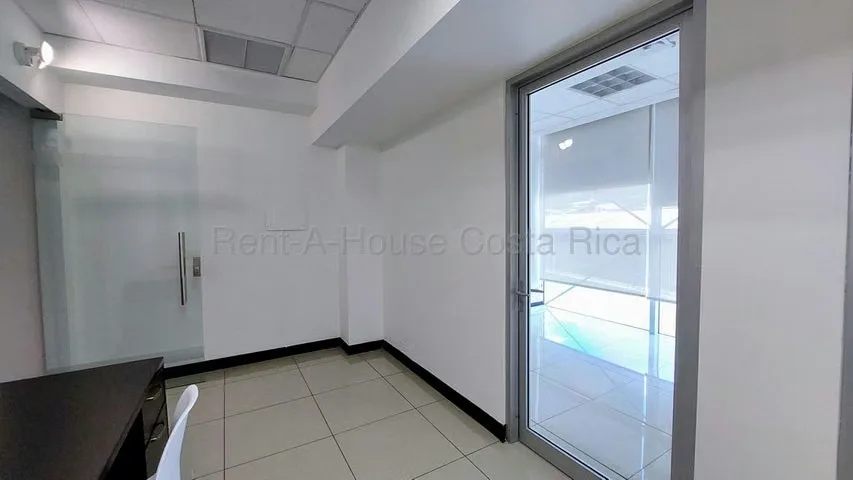 Alquiler de Oficina en Torre Comercial de Plaza Murano-Santa Ana.  NEGOCIABLE, photo 16
