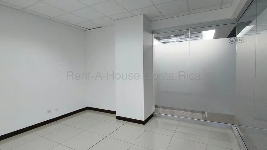 Alquiler de Oficina en Torre Comercial de Plaza Murano-Santa Ana.  NEGOCIABLE, photo 6